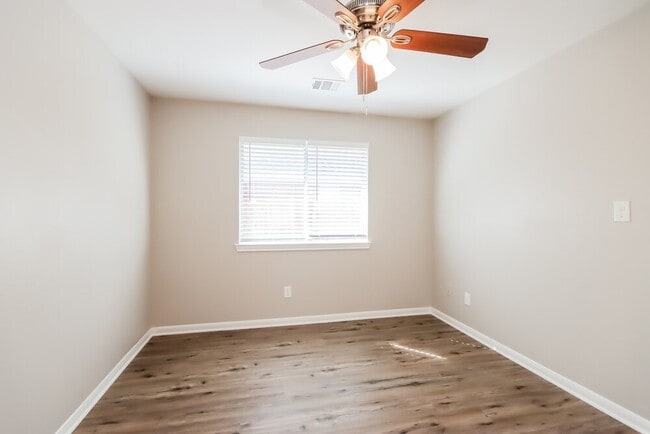 Building Photo - 1110 Bringewood Chase Dr