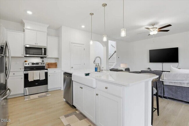 Building Photo - Earn Wealth While Leasing - Like a Homeowner - Lease to Own