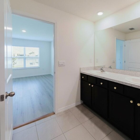 Building Photo - 2812 Gumbo Limbo Dr