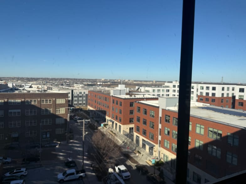 Building Photo - 200 Main St