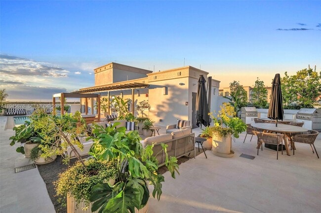 Building Photo - 4220 Laguna St