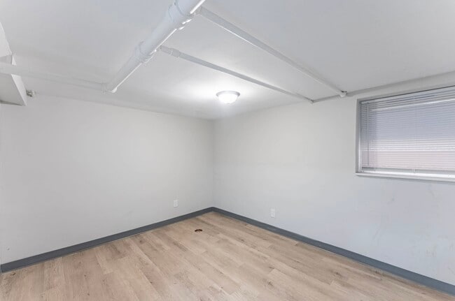 Building Photo - 6241 S Troy St