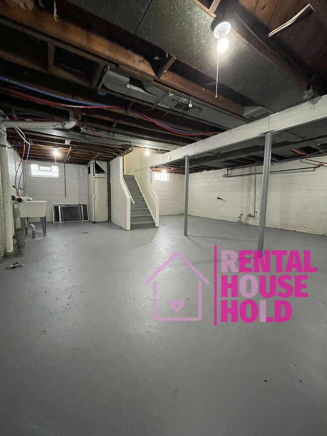 Building Photo - 12511 Whitehill St