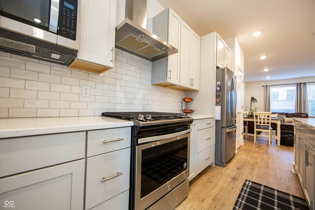 Building Photo - 743 Bates St