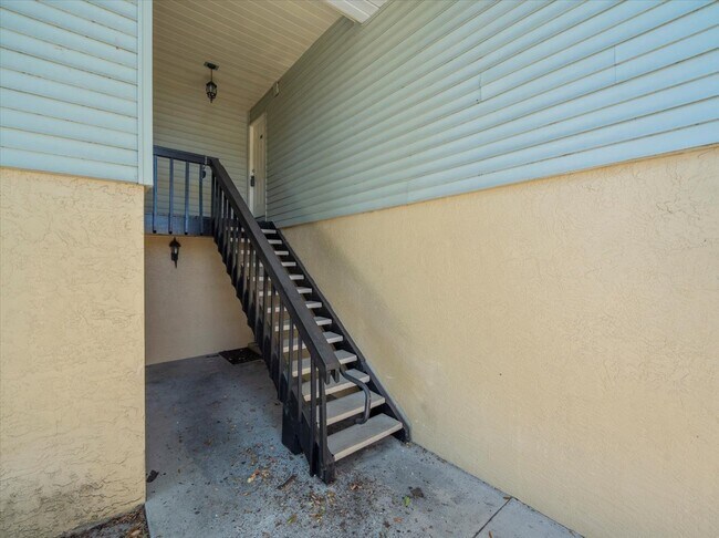 Building Photo - 230 Thorntree Pl