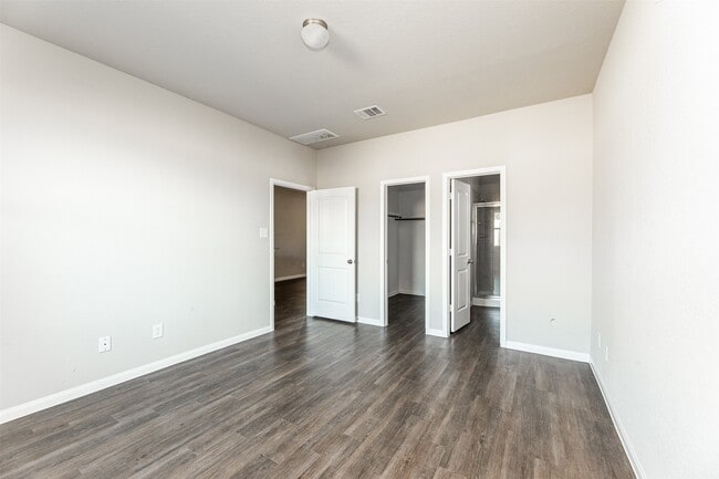 Building Photo - 24514 Lorenzo Glaze Trail