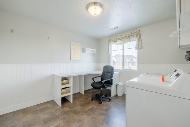Building Photo - 3857 Ivey Ranch Rd