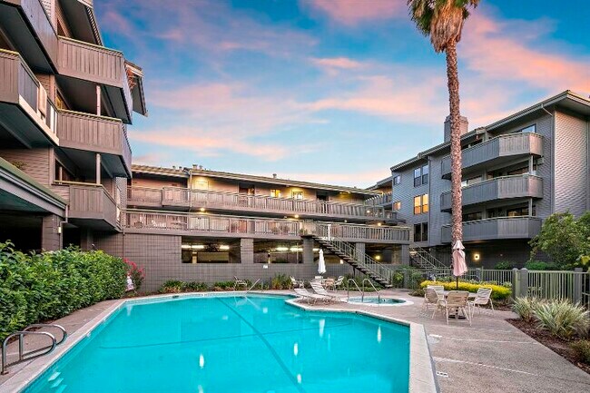 Building Photo - 1624 San Miguel Dr