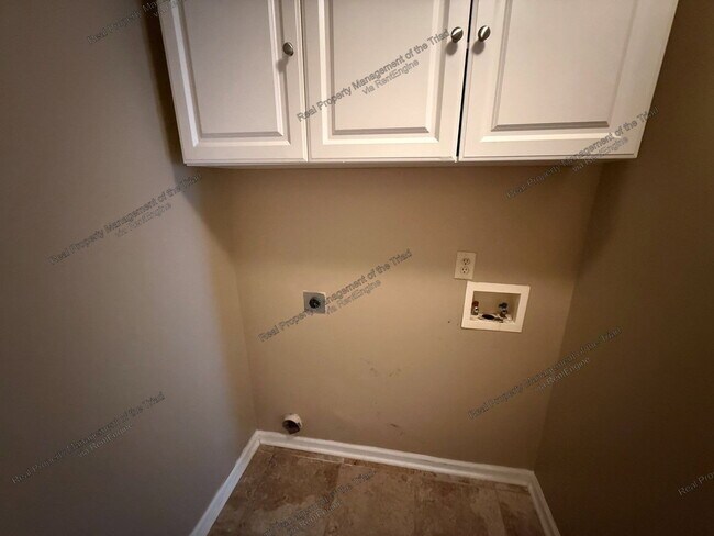 Building Photo - 3925 Cobblestone Bend Dr