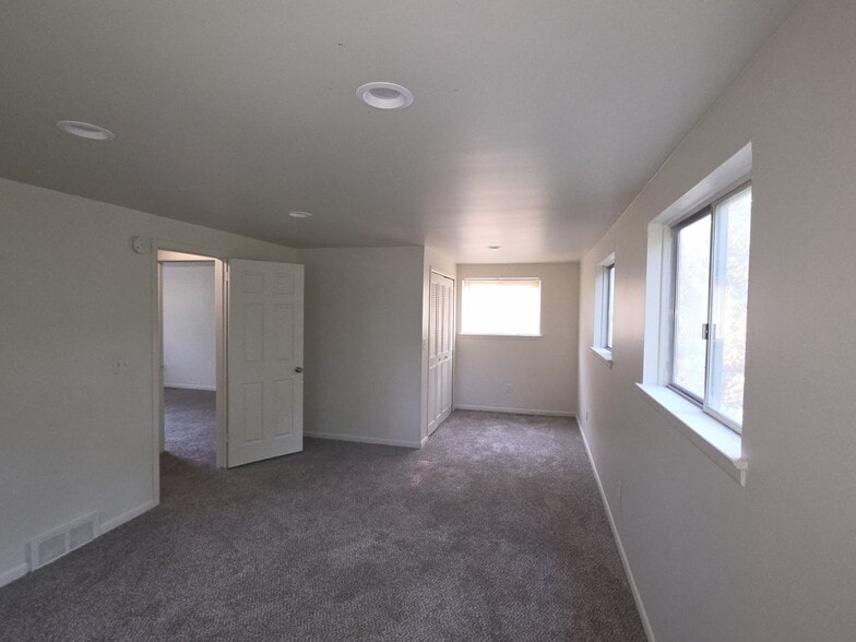 Building Photo - 2428 Archdale Blvd