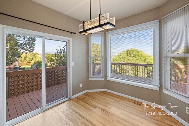 Building Photo - SPECTACULARLY HUGE 6BD HOME with PANORAMIC MOUNTAIN VIEWS - Security Deposit Waiver Available