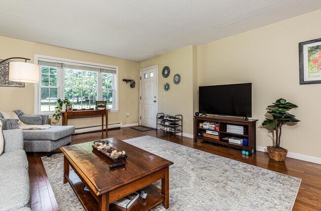 Building Photo - 608 Springbrook Cir