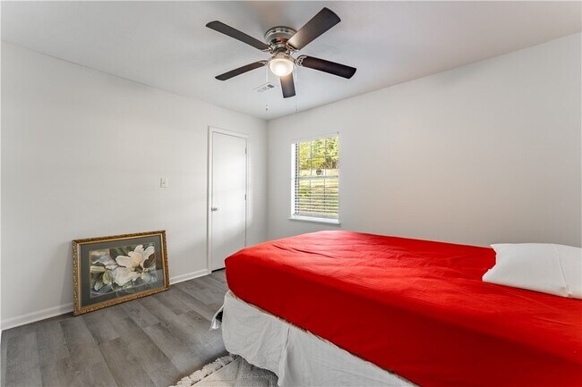 Building Photo - 10984 Tony Mountain Rd