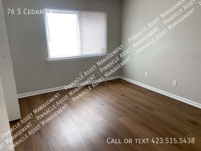 Building Photo - 76 S Cedar Ln