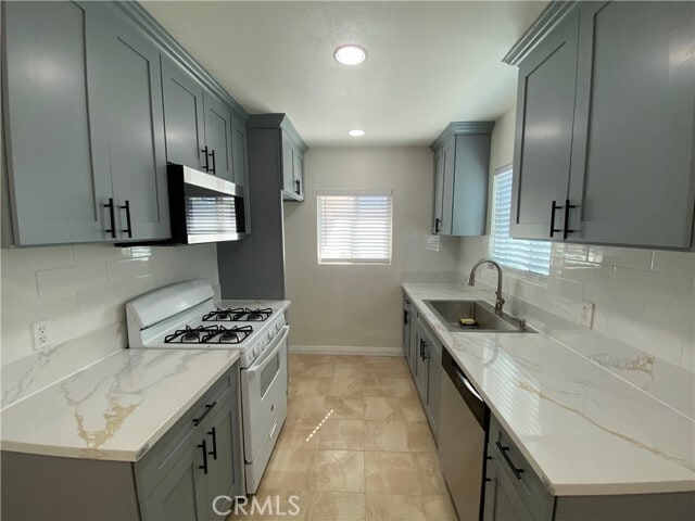 Building Photo - 1770 W Minerva Ave