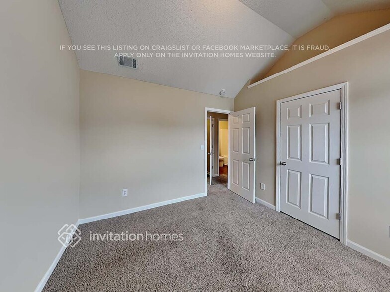 Building Photo - 6942 Foxmoor Way