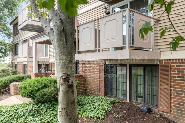 Building Photo - 4400 Groombridge Way