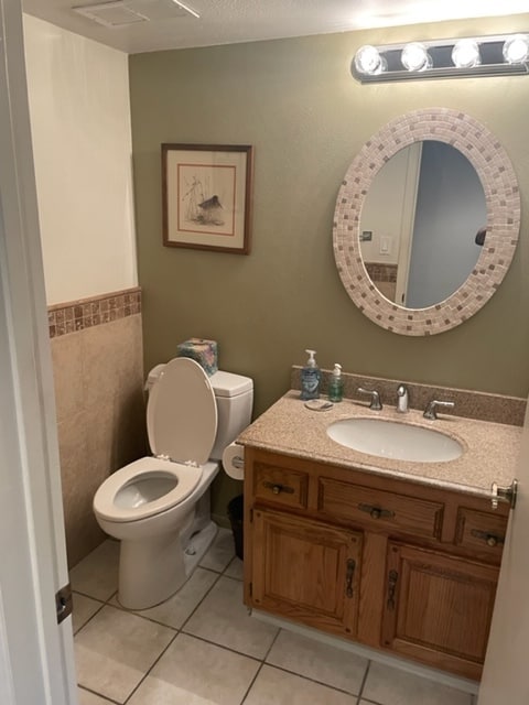 Second bath - 7840 E Camelback Rd