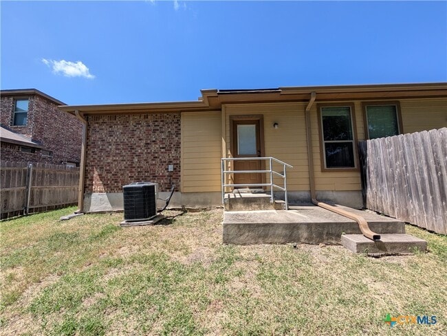 Building Photo - 296 Rosalie Dr