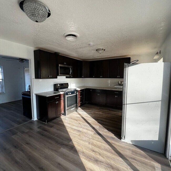 Building Photo - Spacious 4BR House in Killeen