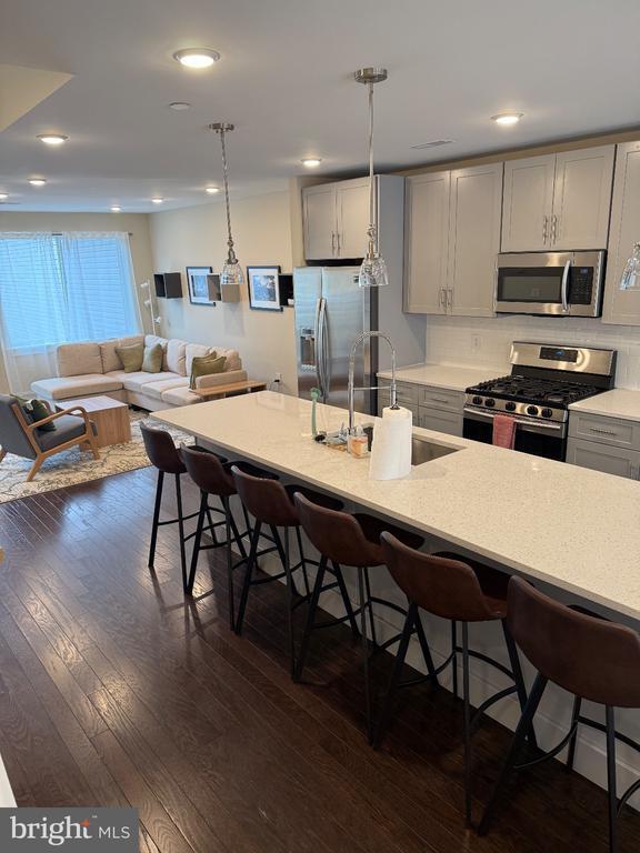 Building Photo - 1651 E Eyre St