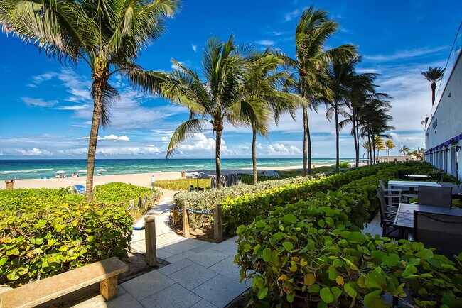 Building Photo - 18911 Collins Ave