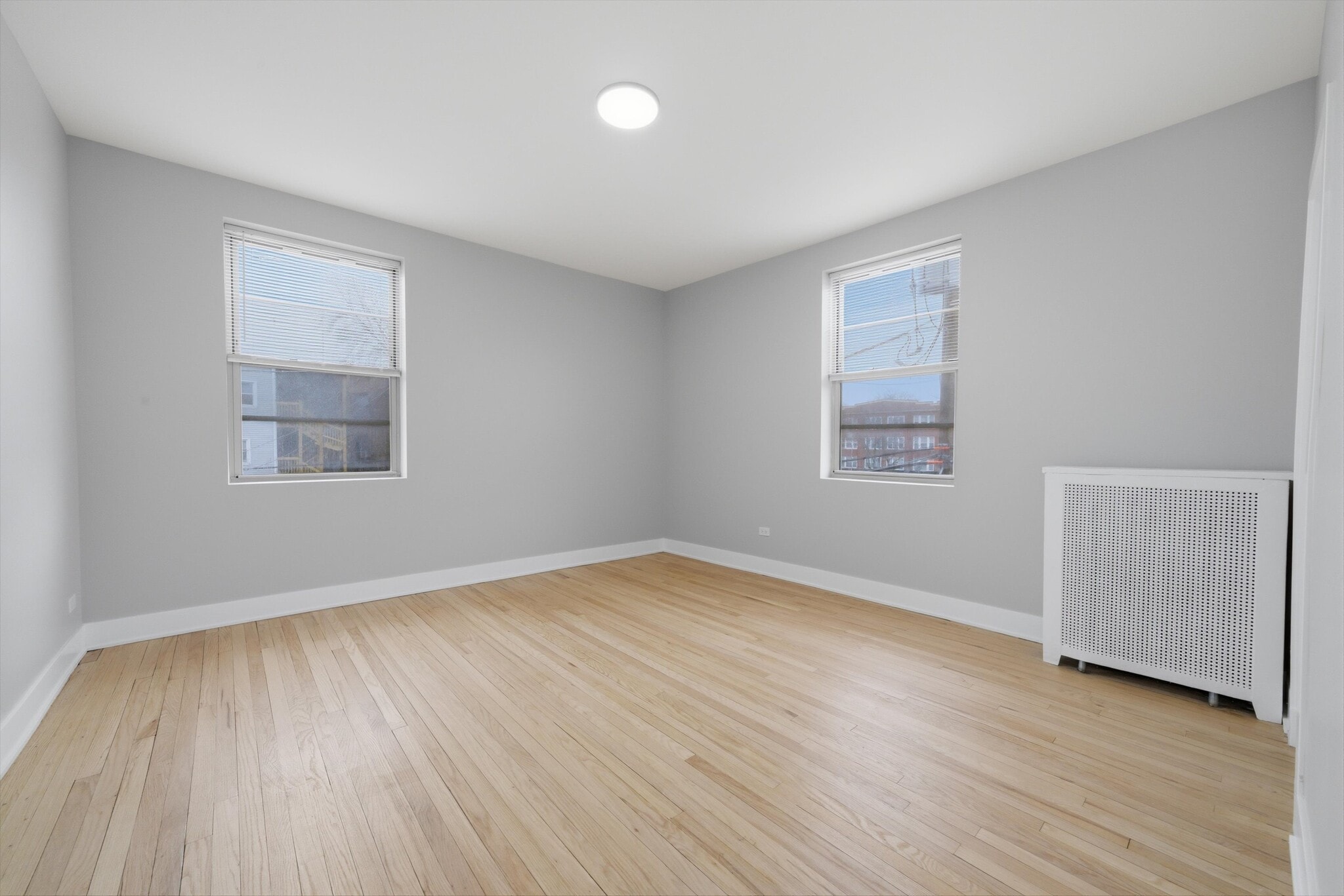 Building Photo - 7520 N Seeley Ave