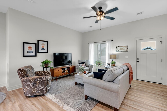 Building Photo - 1703 Jase Ct