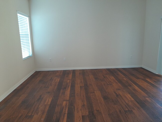 Master bedroom - 8680 Pebblebrooke Way