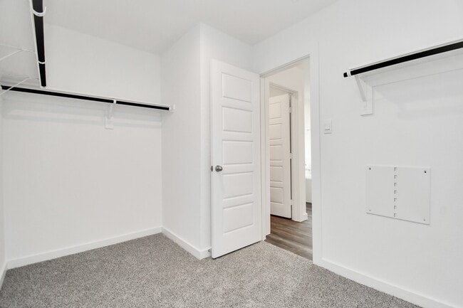 Building Photo - 1123 Briscoe Ct