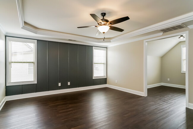Building Photo - 151 Sharpstone Ln