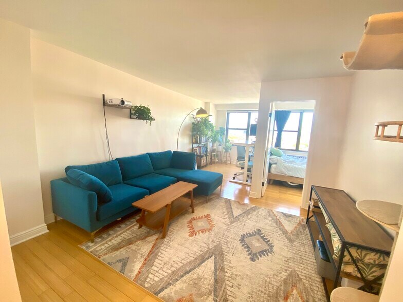 Building Photo - 500 Central Ave