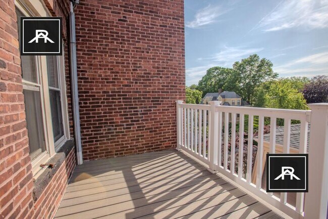 Building Photo - 3 bedroom in Brookline MA 02446