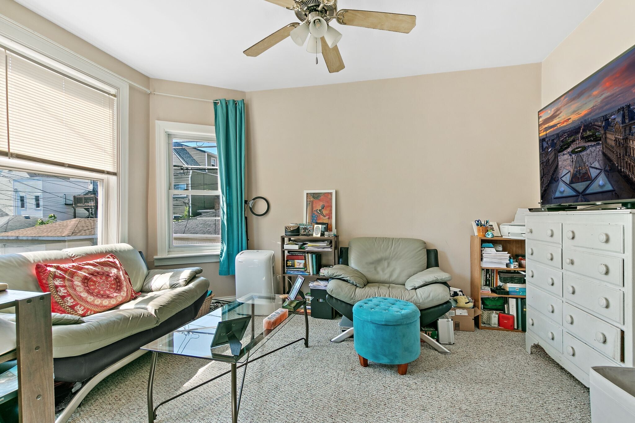 Building Photo - 2842 N Hamlin Ave