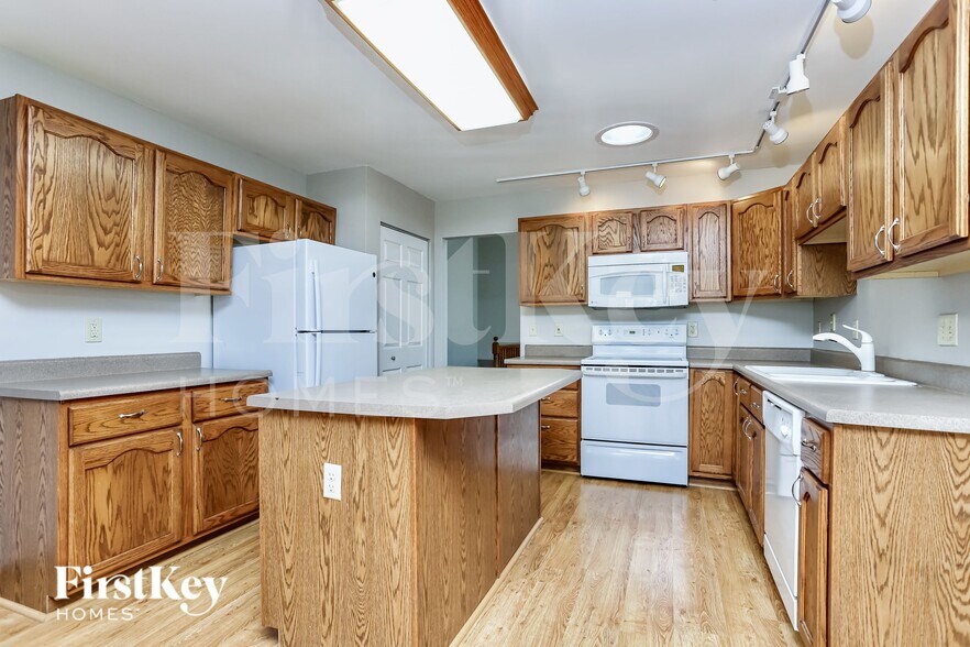 Building Photo - 3741 Majestic Ct