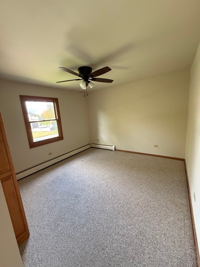 Building Photo - 3007 Lincoln Rd