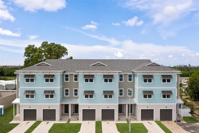 Building Photo - 1273 Savona Dr