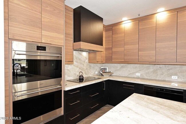 Building Photo - 8334 E Jenan Dr