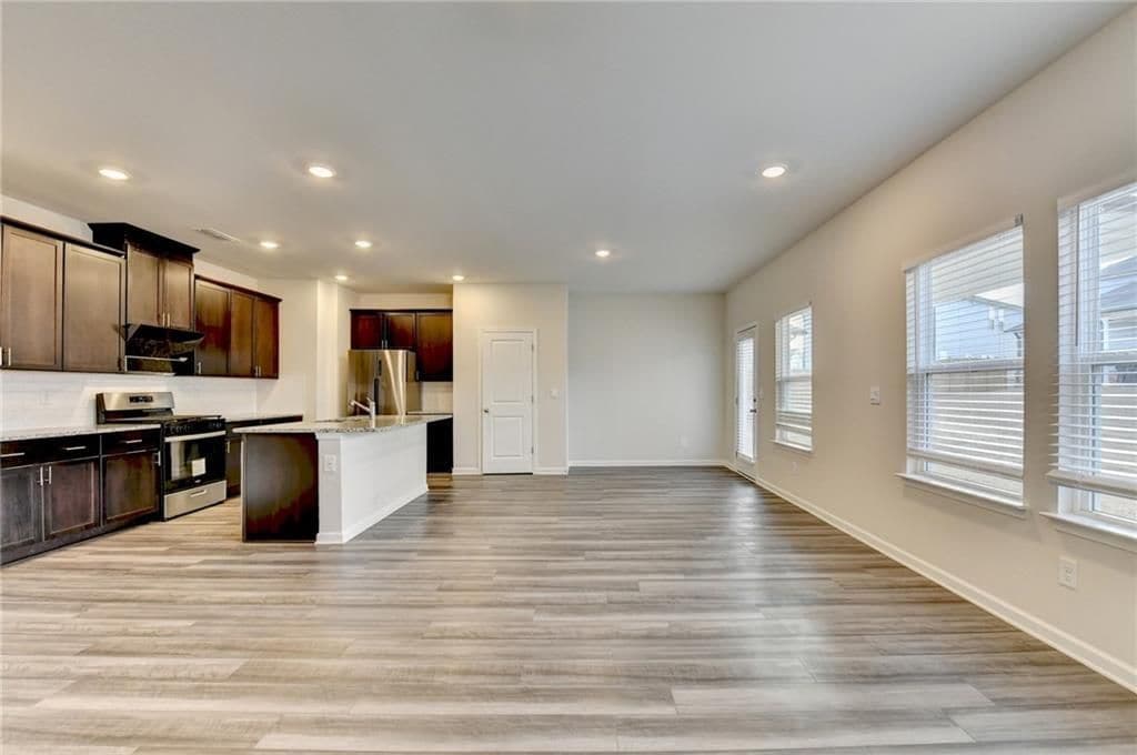 Building Photo - 2214 Whitworth St