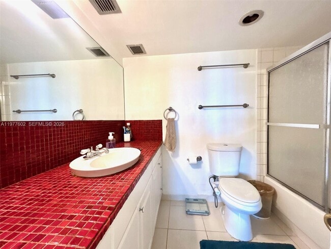 Building Photo - 9500 W Bay Harbor Dr