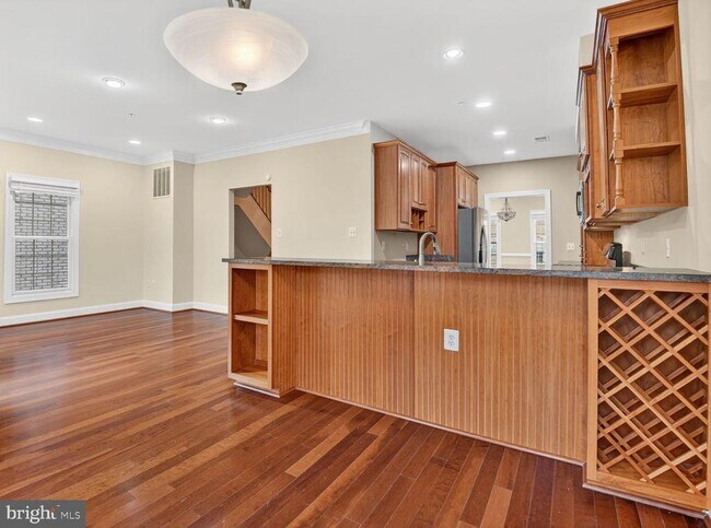 Building Photo - 12013 Montrose Park Pl