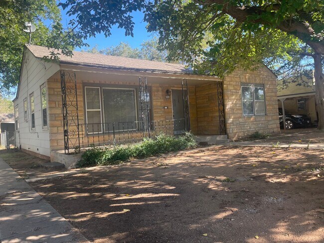 Primary Photo - House with Heart