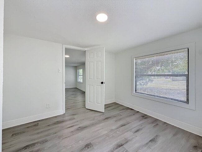 Building Photo - 8414 N 20th St