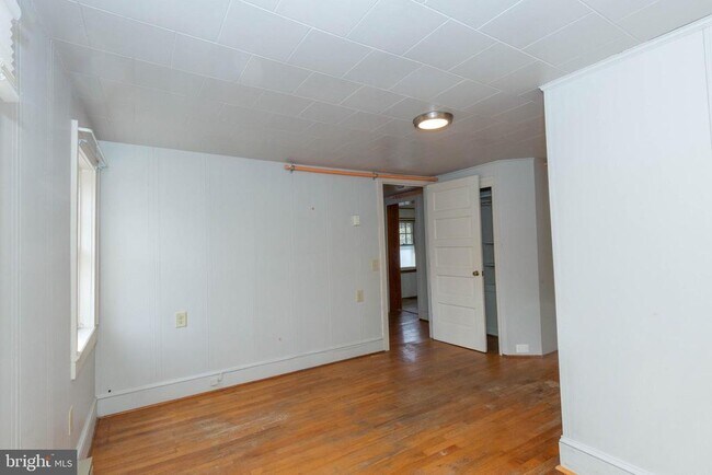 Building Photo - 326 E Liberty St