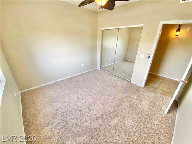 Building Photo - STUNNING 3 BEDROOM, 2 BATHROOM CONDO WITH ...
