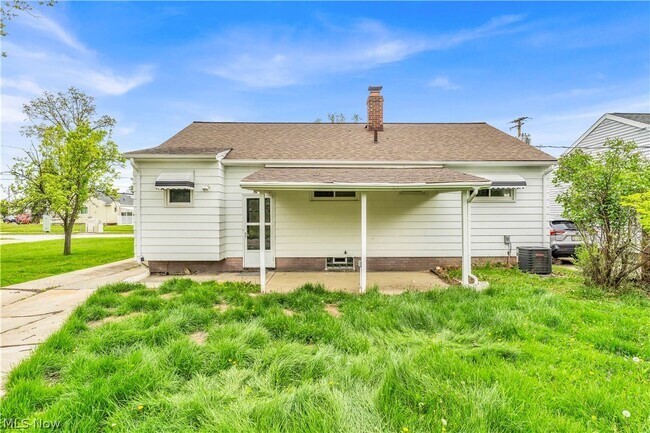 Building Photo - 29210 Green Dr