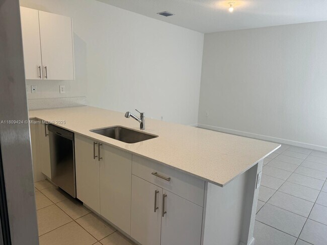 Building Photo - 26459 SW 149th Ave