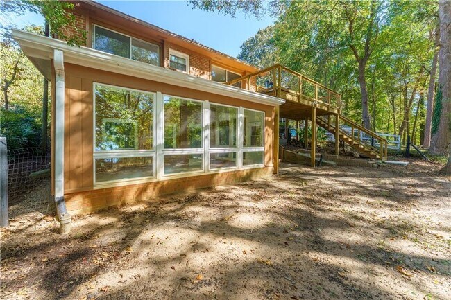 Building Photo - 5580 Williams Shores Dr