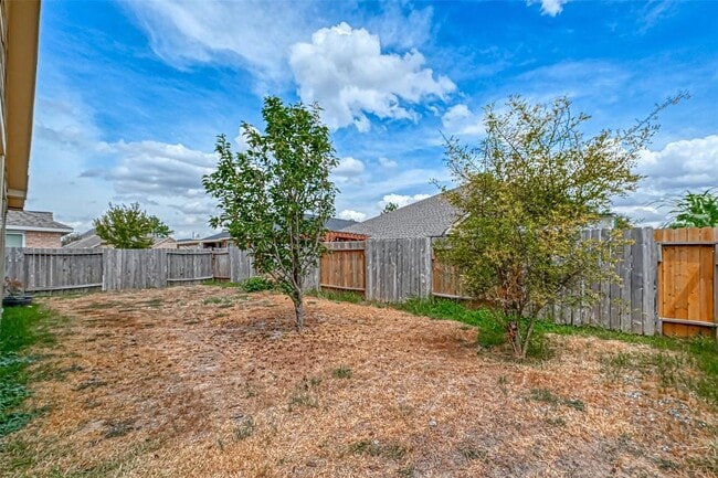 Building Photo - 16942 Langham Crossing Ln