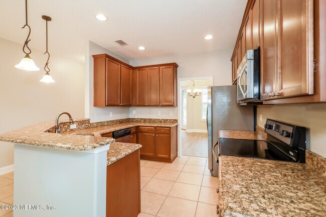 Building Photo - 667 Drysdale Dr